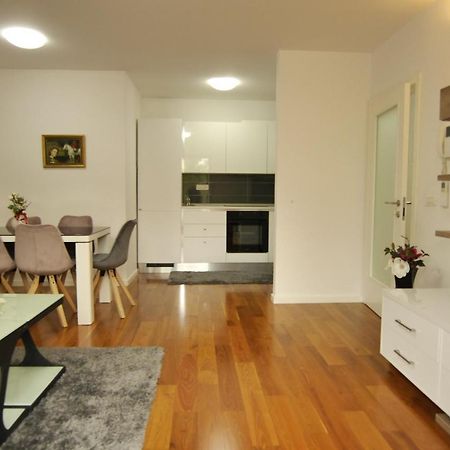 Apartments Makarska Beach Екстер'єр фото